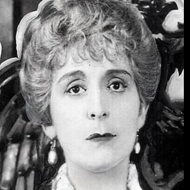 Photo of Clarissa Selwynne