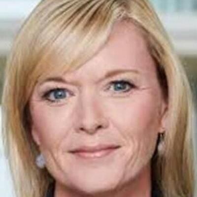 Photo of Julie Etchingham