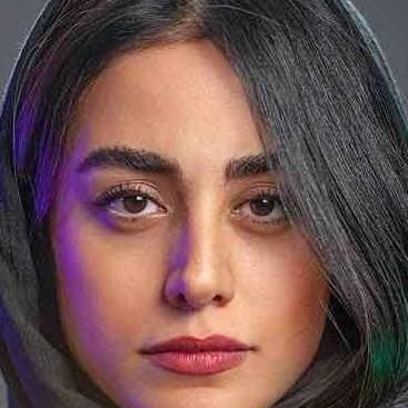 Photo of Nazanin Keyavani