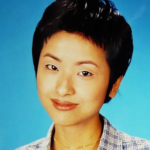 Photo of Hilary Tsui