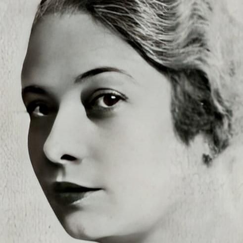 Photo of Charlotte Clasis