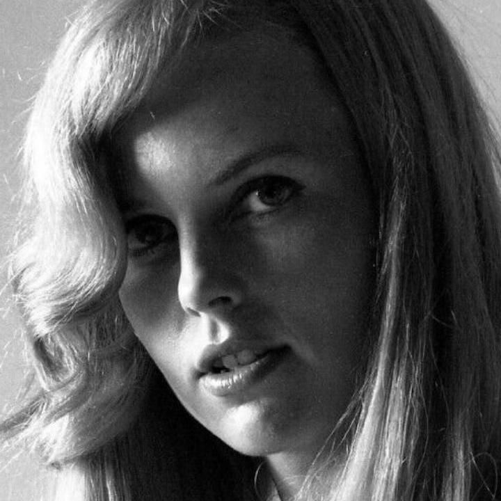 Photo of Roberta Collins