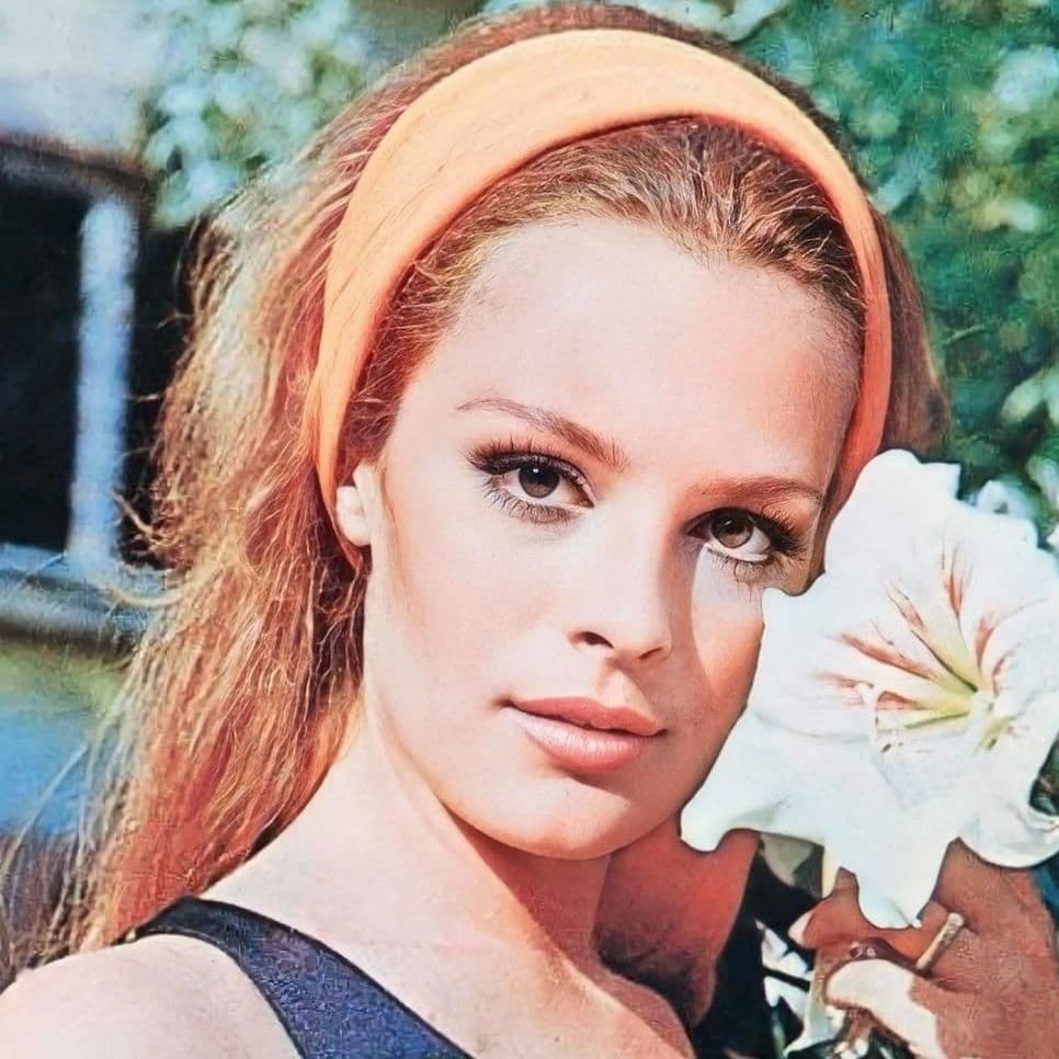 Photo of Hülya Koçyiğit