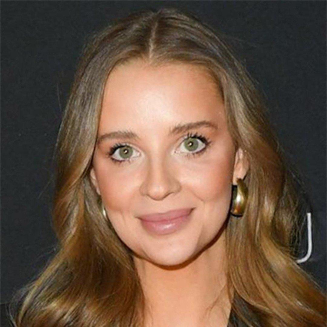 Photo of Samantha Helt