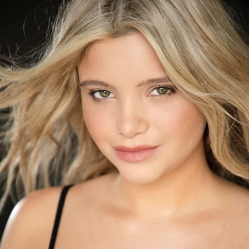 Photo of Amanda Pearl Bell