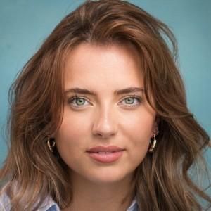 Photo of Shannon Lavelle