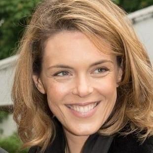 Photo of Julie Andrieu