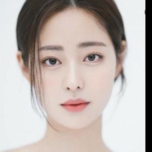 Photo of Shin Seul-ki