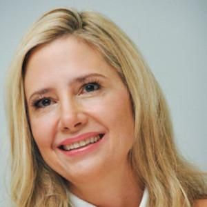 Photo of Mira Sorvino