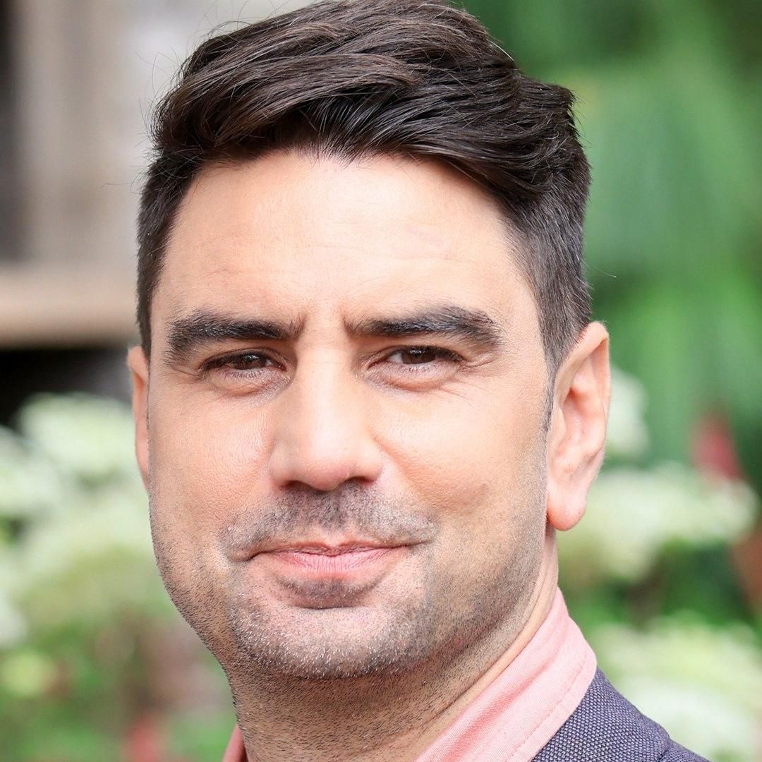 Photo of Chris Bavin