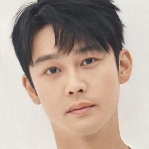 Photo of Sung Hyuk
