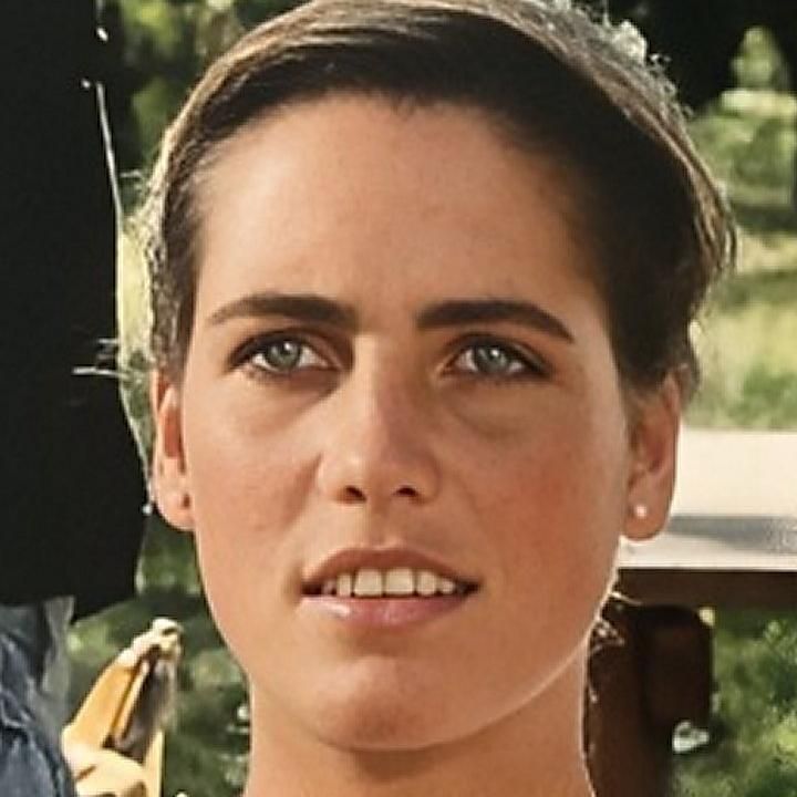 Photo of Kirsten Baker