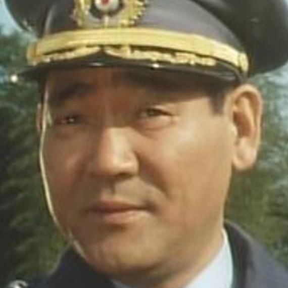 Photo of Toshio Takahara