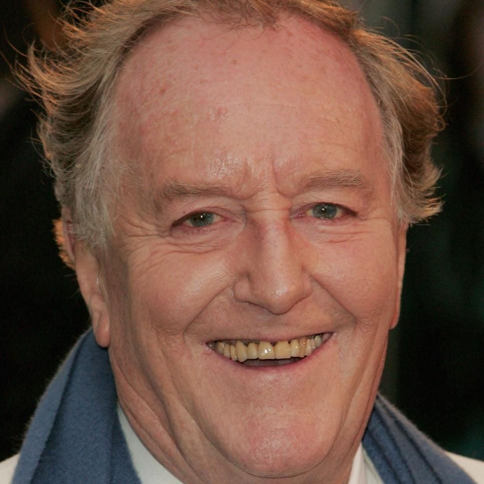 Photo of Robert Hardy