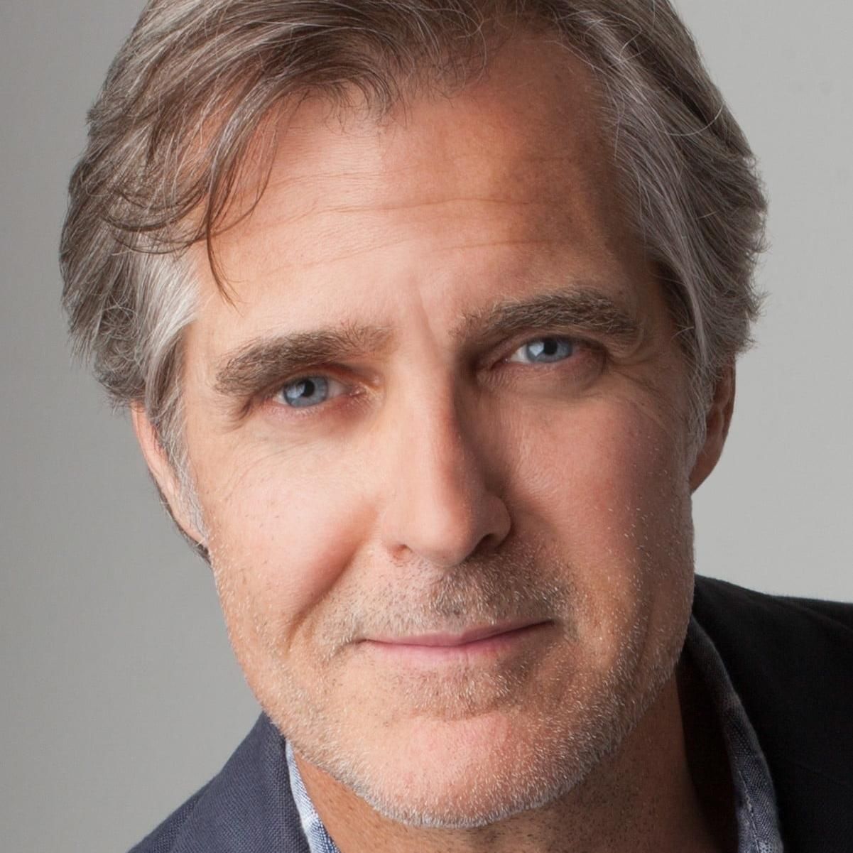 Photo of Henry Czerny