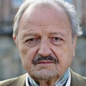 Photo of Peter Bowles
