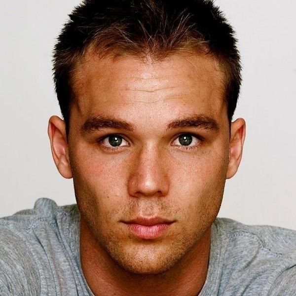 Photo of Lincoln Lewis