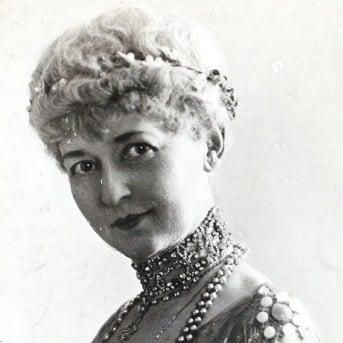 Photo of Helen Lowell