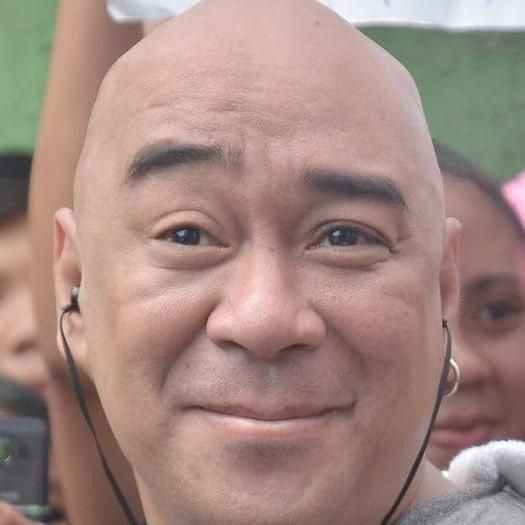 Photo of Wally Bayola