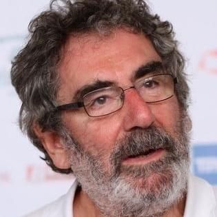 Photo of Simon Perry