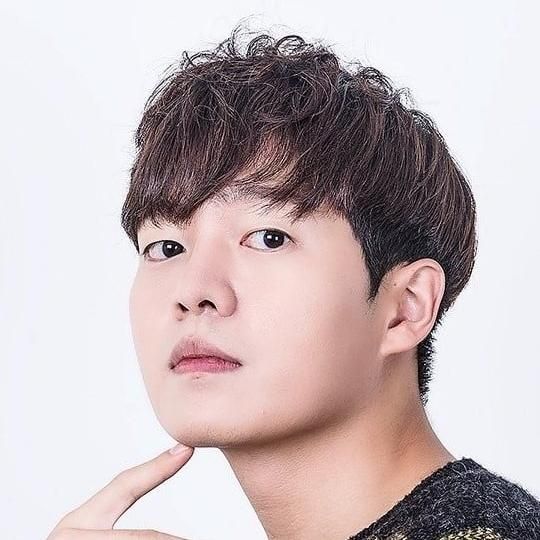 Photo of Son Seung-won