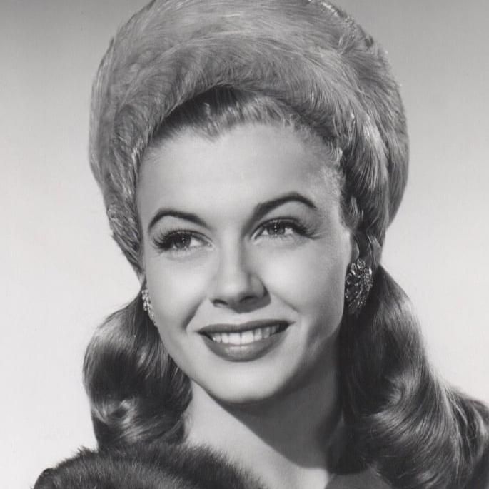 Photo of Nancy Saunders