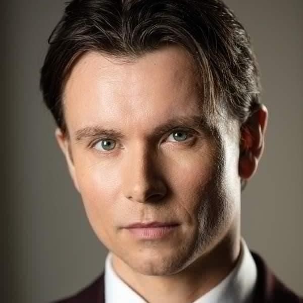 Photo of Lee Donoghue