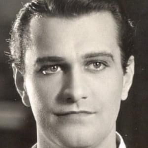 Photo of Walter Petrie