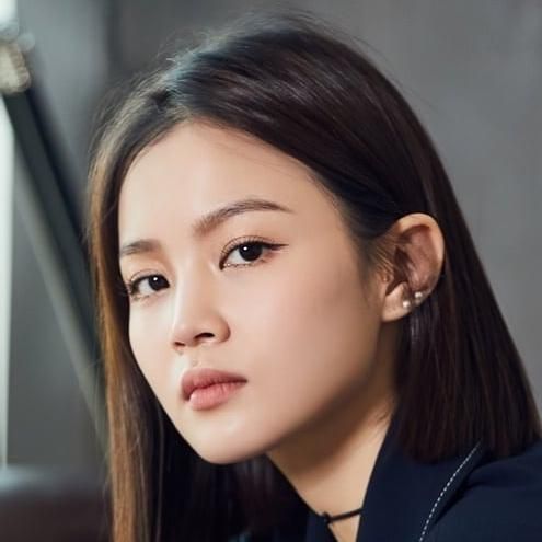 Photo of Lee Hi