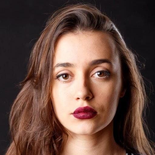 Photo of Claudia Caneda