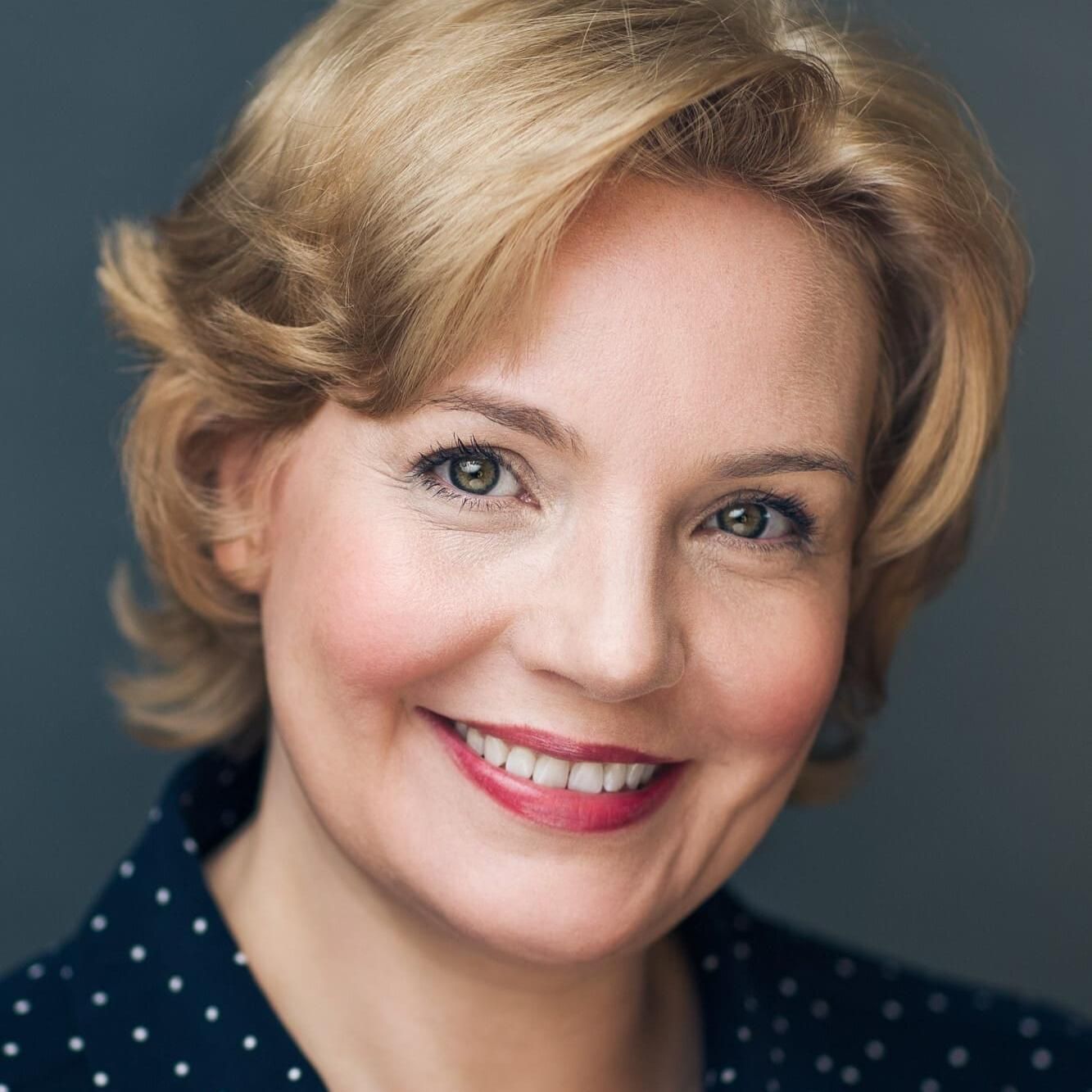 Watch Deck the Halls (2005) Full Movie Free Online - Plex