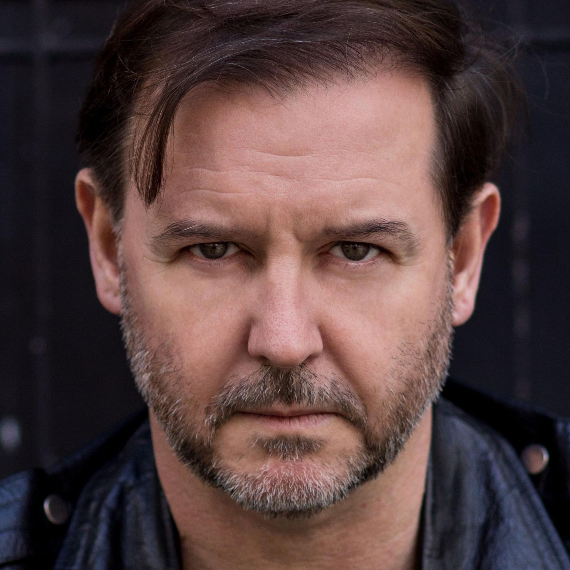 Bee Keepers (2014) - Plex Bee Keepers (2014) - Plex