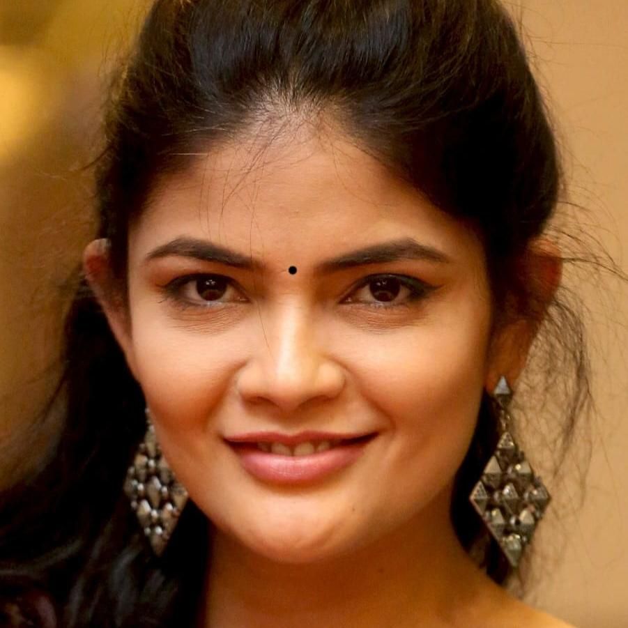 Watch Yashoda (2022) Full Movie Online Plex