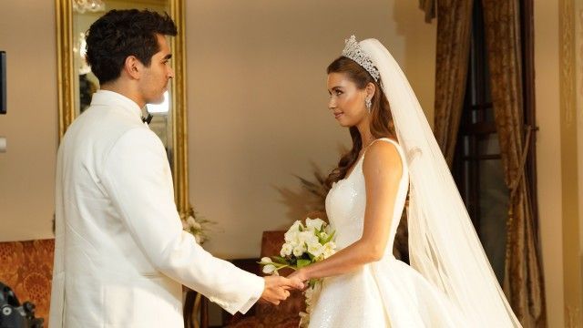 Golden Boy • Season 2 - Plex